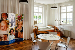 Eröffnung der Wanderausstellung in der pflegimuri (13. Juni 2025) – «Du zählst, weil Du bist», Cicely Saunders (1918–2005) – Palliative Care und Begleitung der Aargauer Landeskirchen – www.palliative-begleitung.ch (Foto Jean-Marc Felix, XMedia)